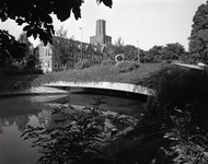 85986 Gezicht op het noordelijke uiteinde van de Stadsbuitengracht langs de Catharijnesingel te Utrecht, uit het ...